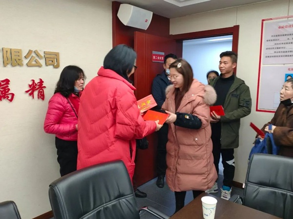 1611740984935588.jpg 南昌市總工會走訪慰問南昌市政建設(shè)集團困難職工6005.jpg