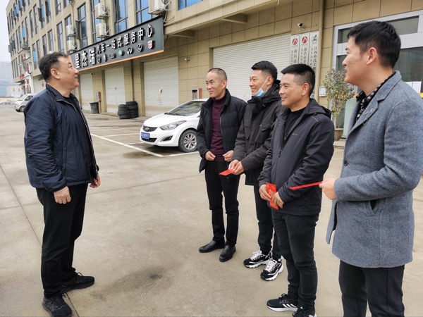 1613721079901368.jpg 南昌市政建設集團領導春節(jié)慰問春節(jié)值班員工6001.jpg