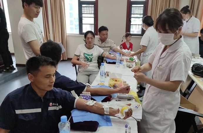 1625724445970238.jpg 2021南昌市政建設集團組織無償獻血6916.jpg