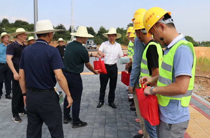 1627616628859016.jpg 市政公用集團萬義輝視察綠色建筑產(chǎn)業(yè)園6913.jpg