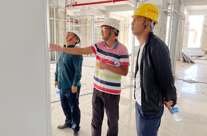 1634193552155738.jpg 周天奇前往生態(tài)農(nóng)業(yè)示范園研發(fā)大樓項目指導工作691.jpg