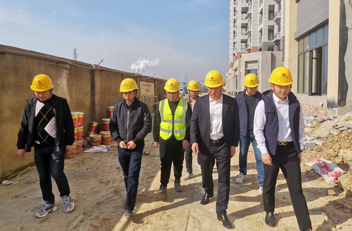 1638512213508492.jpg 徐旭前往秦坊棚戶區(qū)改造及天祥安置房項(xiàng)目檢查督導(dǎo)691.jpg