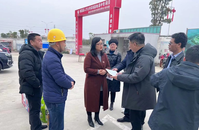 1644992703767687.jpg 南昌縣副縣長汪芳走訪南昌市政建設(shè)集團南昌縣中專項目691.jpg