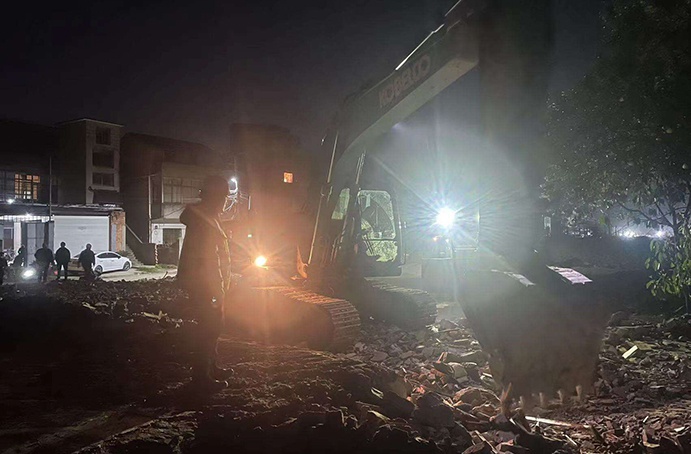 1649292884959203.jpg 清明假期 他們堅守項目建設一線4.jpg