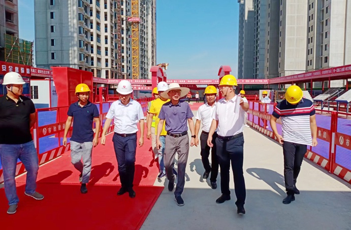 南昌市政公用集團(tuán)鄭學(xué)平到秦坊安置房(一期)一標(biāo)段項目檢查指導(dǎo) 南昌市政公用集團(tuán)鄭學(xué)平到秦坊安置房(一期)一標(biāo)段項目檢查指導(dǎo)