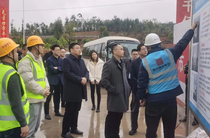 國(guó)家開發(fā)銀行江西省分行行長(zhǎng)徐海濤到贛州谷山公寓保障性租賃住房項(xiàng)目一期走訪調(diào)研