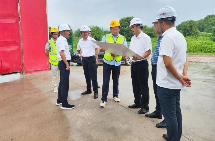 市政公用集團副總經(jīng)理楊閑冬到我司杭政儲出(2023)4號地塊項目調(diào)研安全生產(chǎn)工作 市政公用集團副總經(jīng)理楊閑冬到我司杭政儲出(2023)4號地塊項目調(diào)研安全生產(chǎn)工作