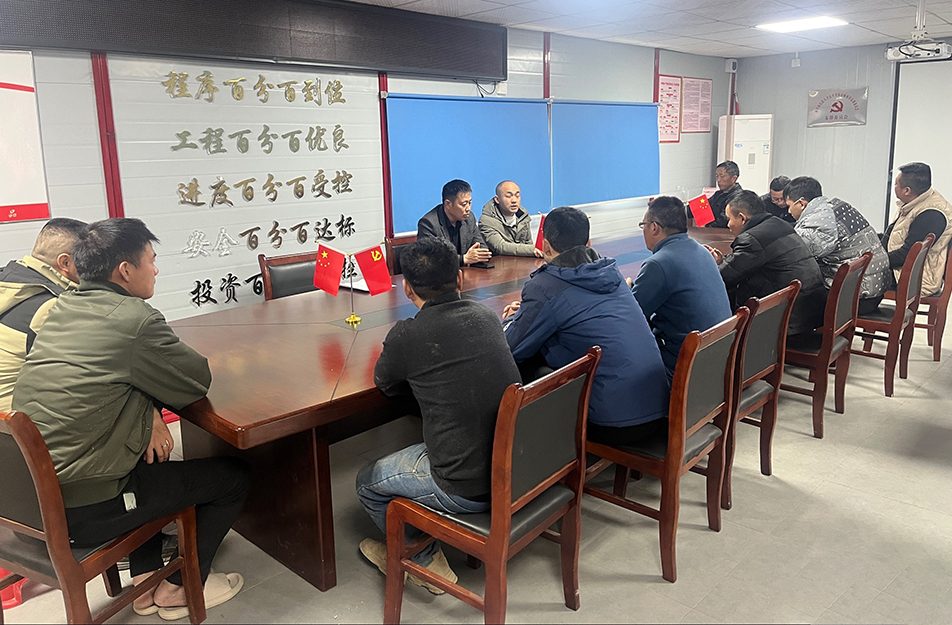 應對低溫雨雪冰凍天氣 市政建設人在行動 應對低溫雨雪冰凍天氣 市政建設人在行動